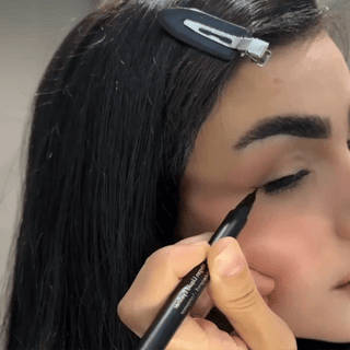 FULL EYES MAKEUP - sectiunea 3 hero